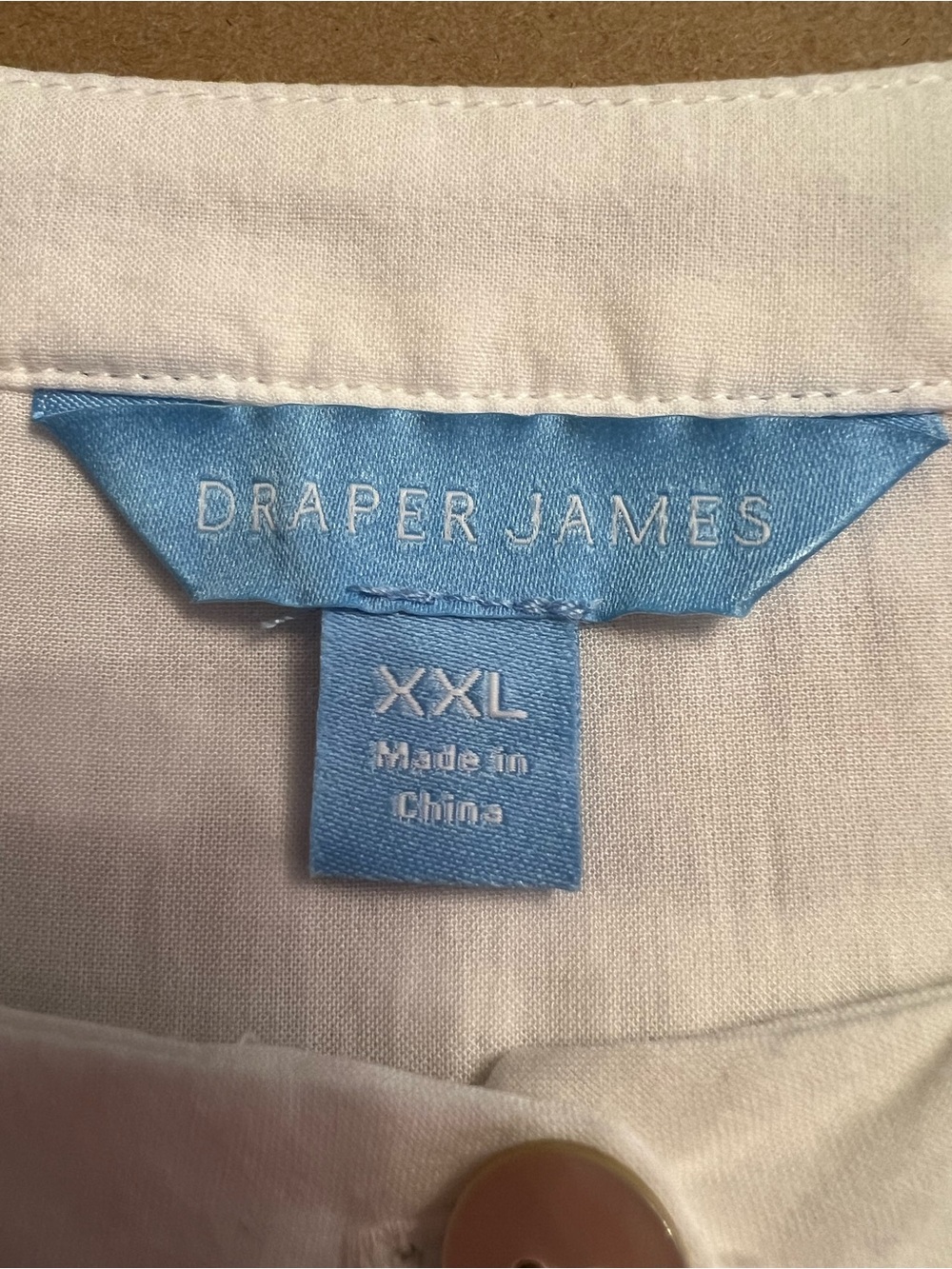 Like New- Draper James White Embroidered Button-Front Blouse. Size XXL - Picture 5 of 9